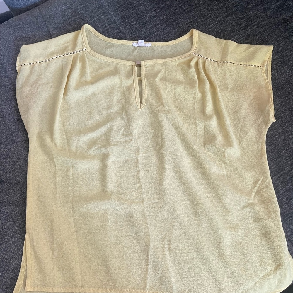 Cute yellow shirt